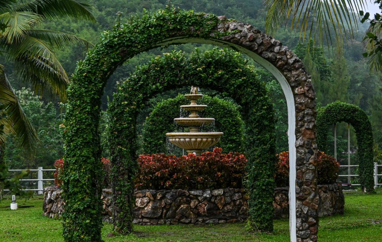 Swiss Valley Hip Resort Suan Phueng Esterno foto