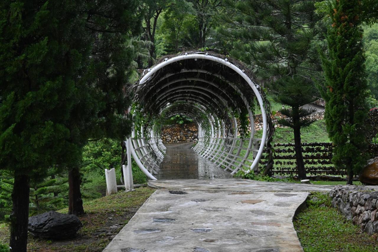 Swiss Valley Hip Resort Suan Phueng Esterno foto