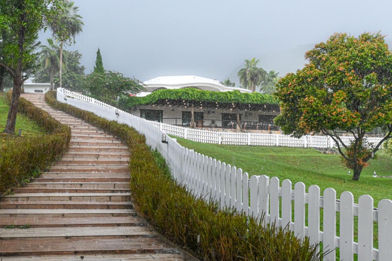 Swiss Valley Hip Resort Suan Phueng Esterno foto
