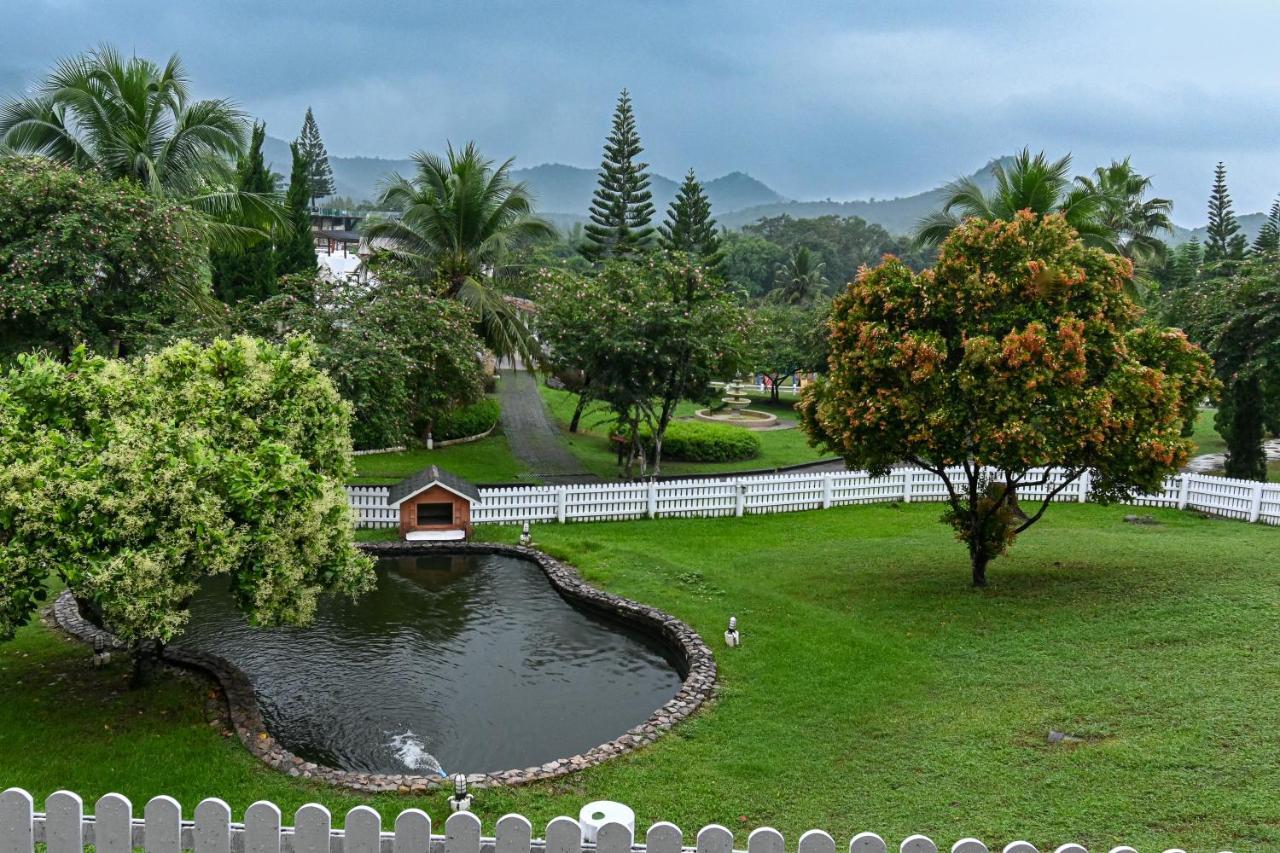 Swiss Valley Hip Resort Suan Phueng Esterno foto