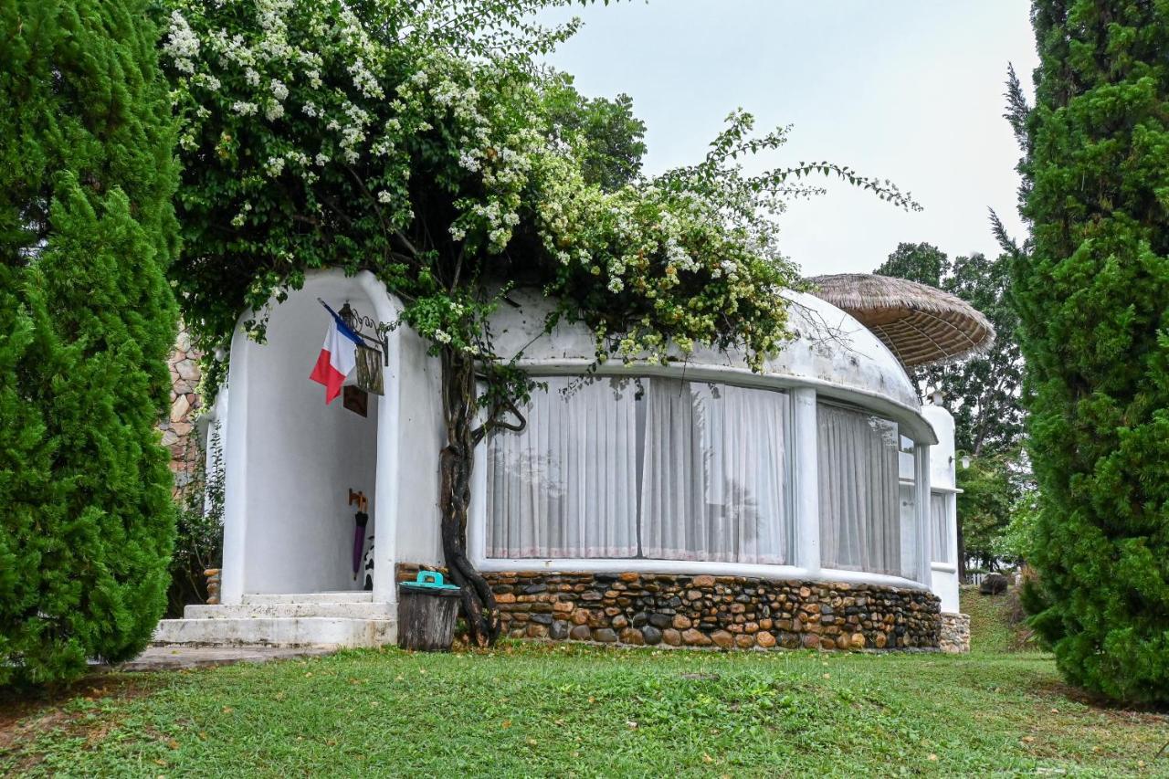 Swiss Valley Hip Resort Suan Phueng Esterno foto
